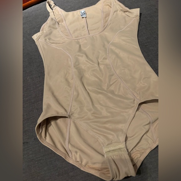 Maidenform Shapeware - Picture 3 of 3